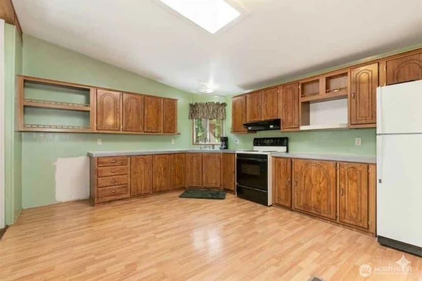 Property photo for 13522 198th Avenue Ne, Woodinville photo 8