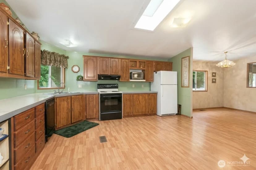 Property photo for 13522 198th Avenue Ne, Woodinville photo 7