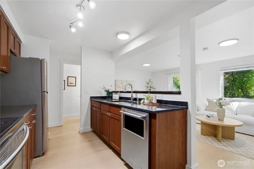Property photo for 15829 Ne Leary Way #a-104, Redmond photo 7