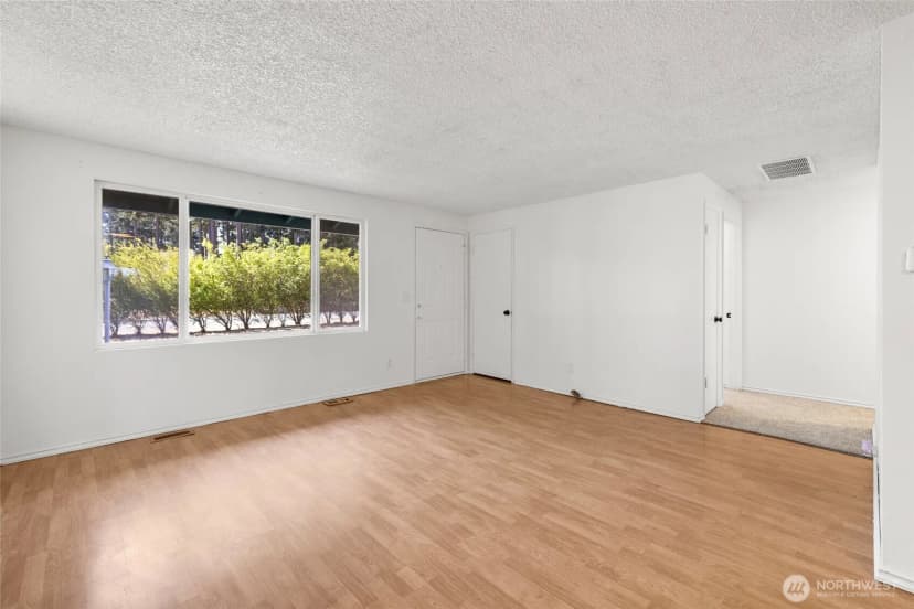 Property photo for 1112 Ridgeway Drive, Oak Harbor photo 4