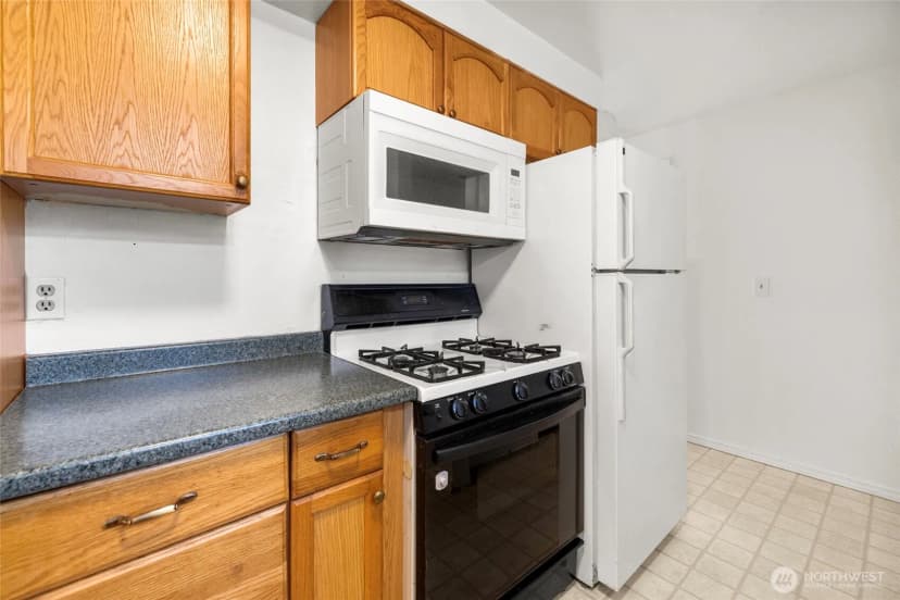 Property photo for 1112 Ridgeway Drive, Oak Harbor photo 15