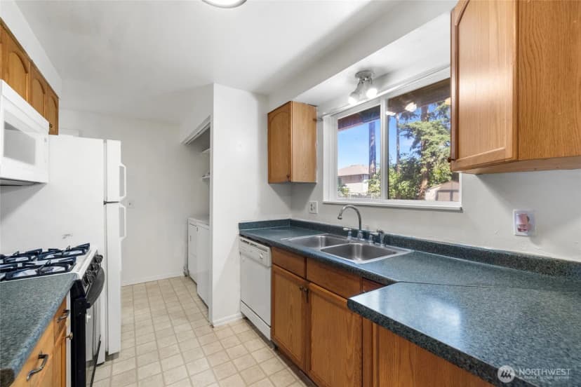 Property photo for 1112 Ridgeway Drive, Oak Harbor photo 13