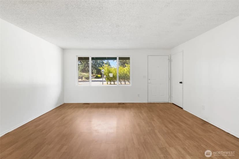 Property photo for 1112 Ridgeway Drive, Oak Harbor photo 8