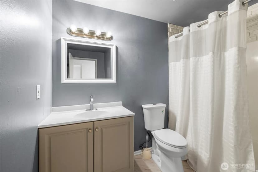 Property photo for 1112 Ridgeway Drive, Oak Harbor photo 20