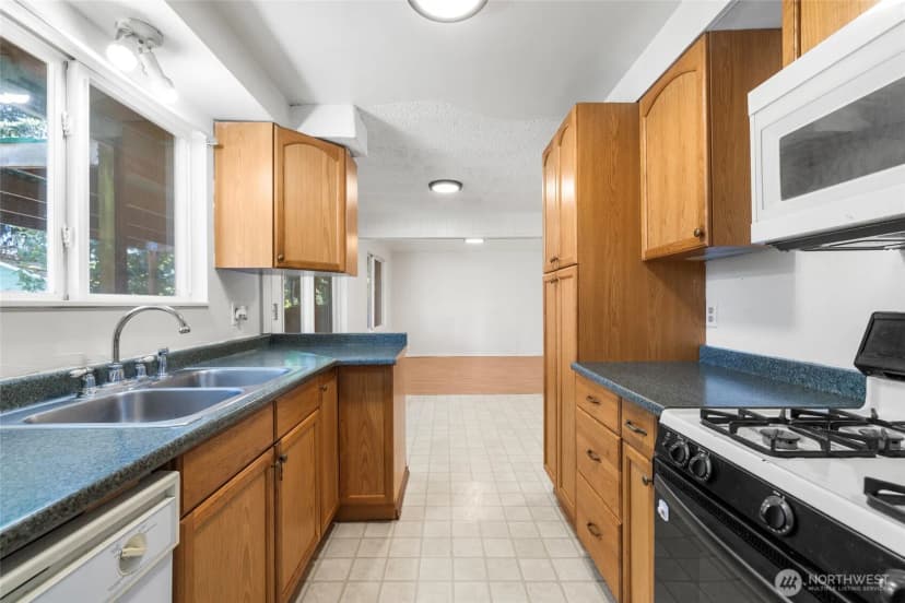 Property photo for 1112 Ridgeway Drive, Oak Harbor photo 16