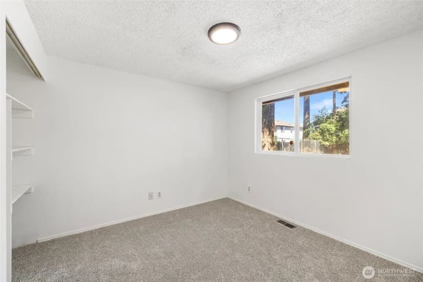 Property photo for 1112 Ridgeway Drive, Oak Harbor photo 19