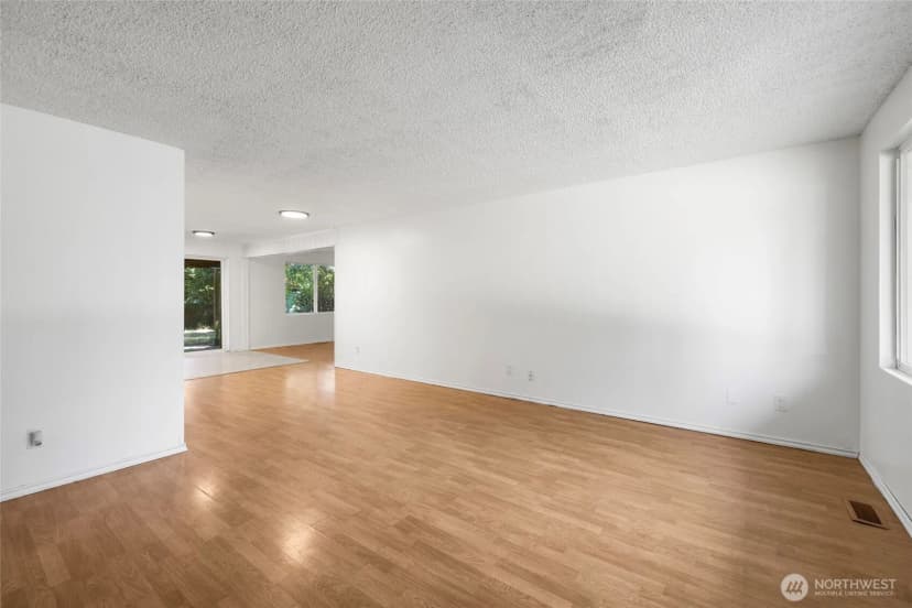 Property photo for 1112 Ridgeway Drive, Oak Harbor photo 5