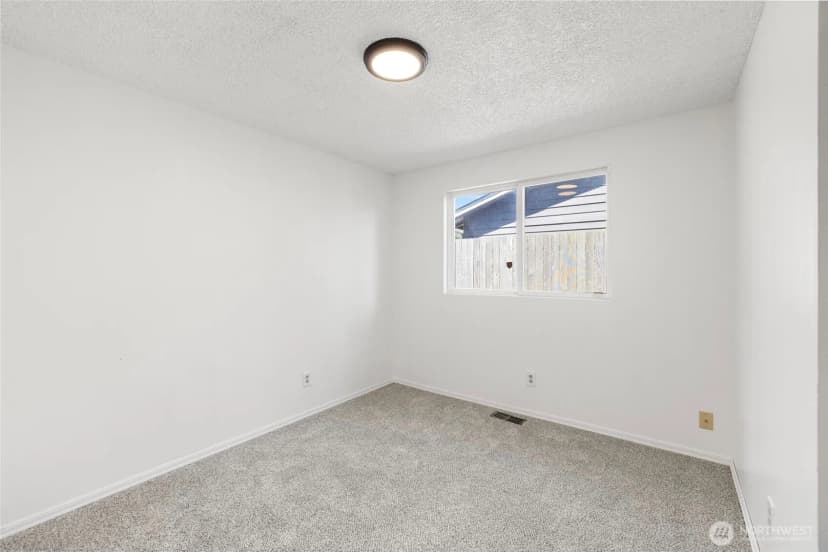 Property photo for 1112 Ridgeway Drive, Oak Harbor photo 22
