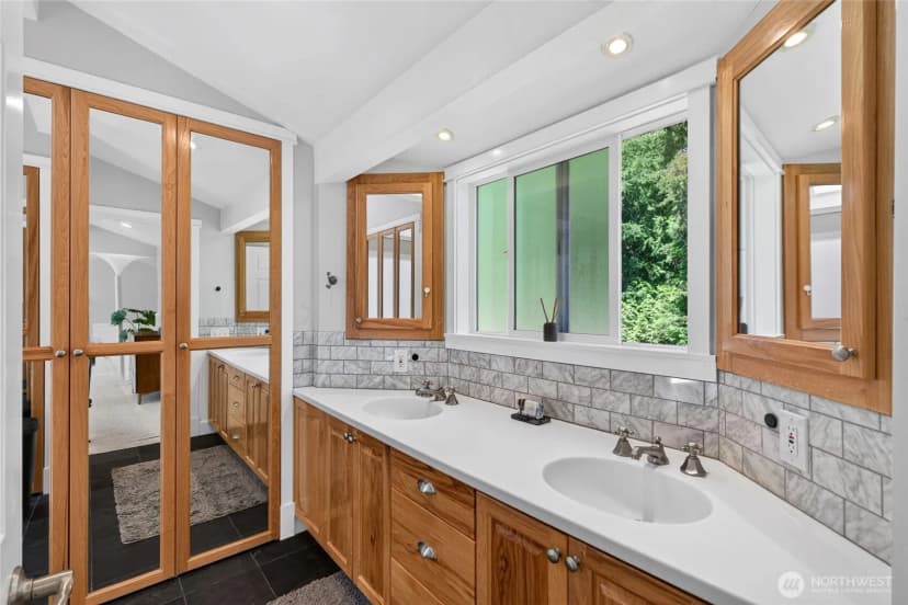 Property photo for 21017 Snag Island Drive East, Lake Tapps photo 17