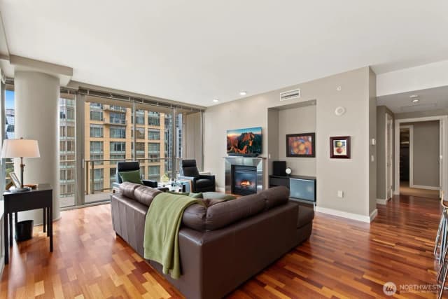 Property photo for 910 Lenora Street #s1010, Seattle photo 5