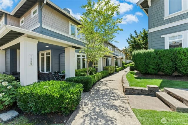 Property photo for 1885 11th Lane Ne #1308, Issaquah photo 2