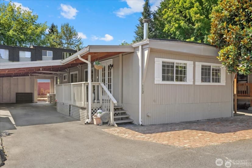 Property photo for 7301 Ne 175th Street #112, Kenmore photo 3