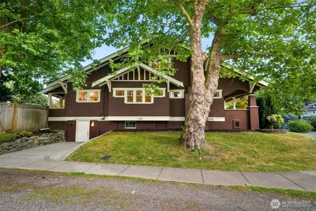 Property photo for 2816 Cornwall Avenue, Bellingham photo 3