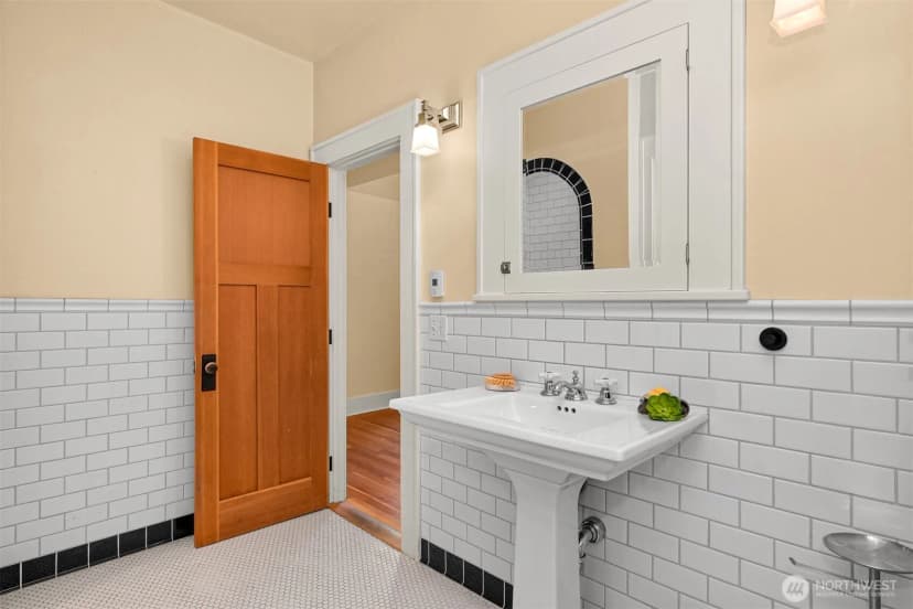 Property photo for 2816 Cornwall Avenue, Bellingham photo 27