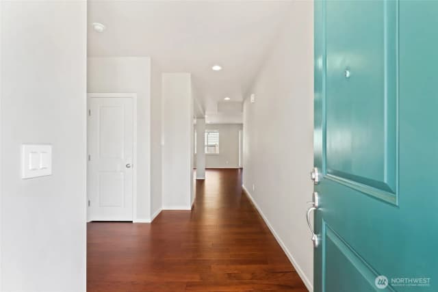 Property photo for 24520 96th Avenue S, Kent photo 3