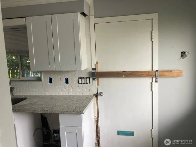 Property photo for 6925 52nd Avenue S, Seattle photo 5