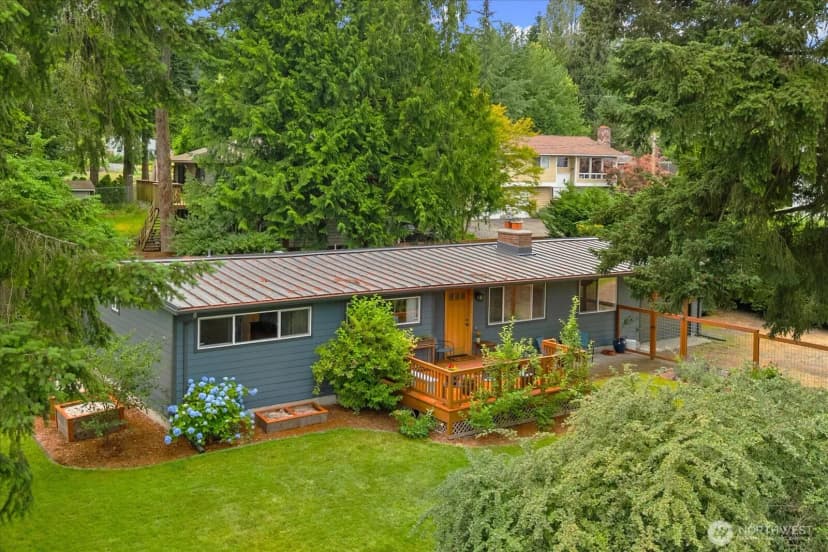 Property photo for 19405 58th Avenue Ne, Kenmore photo 8