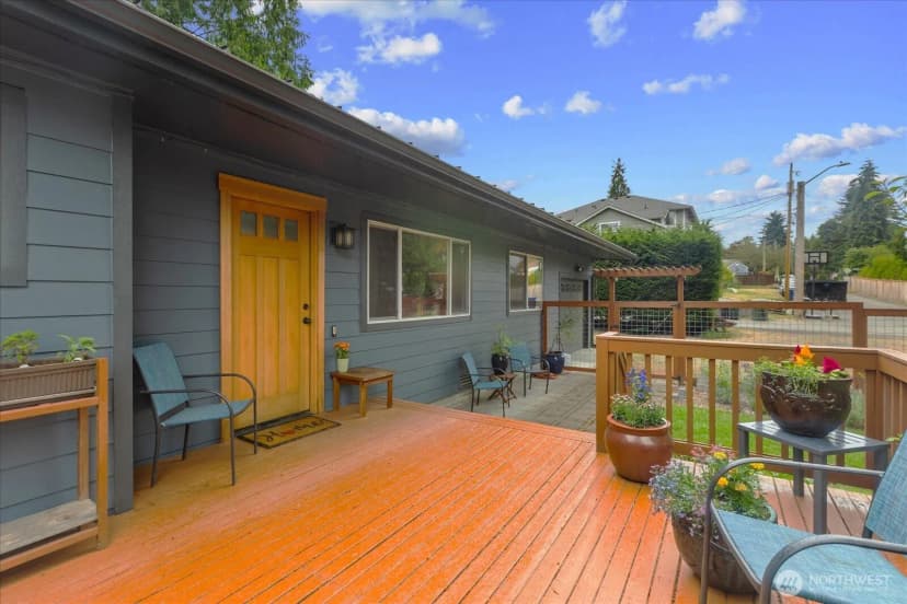 Property photo for 19405 58th Avenue Ne, Kenmore photo 6