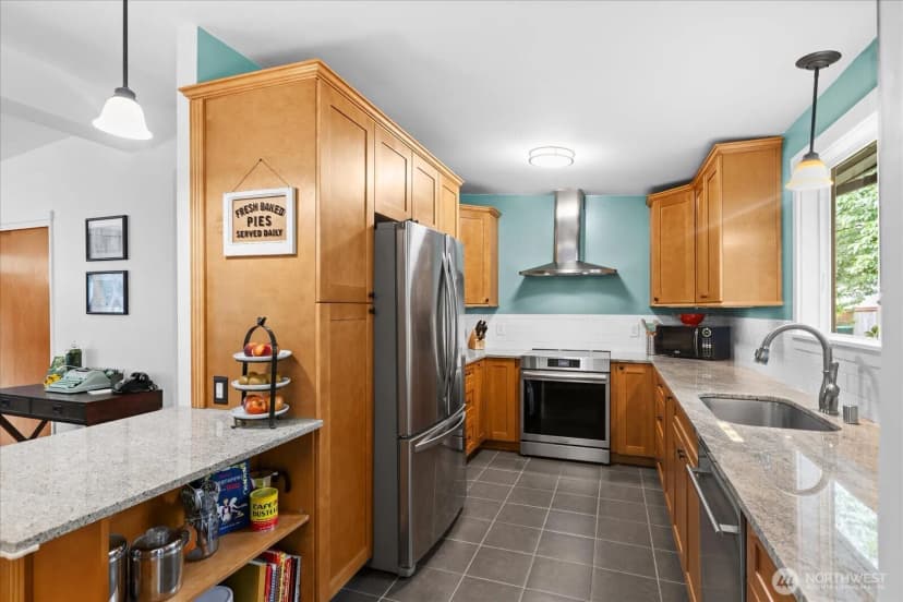 Property photo for 19405 58th Avenue Ne, Kenmore photo 15
