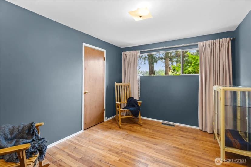 Property photo for 19405 58th Avenue Ne, Kenmore photo 24