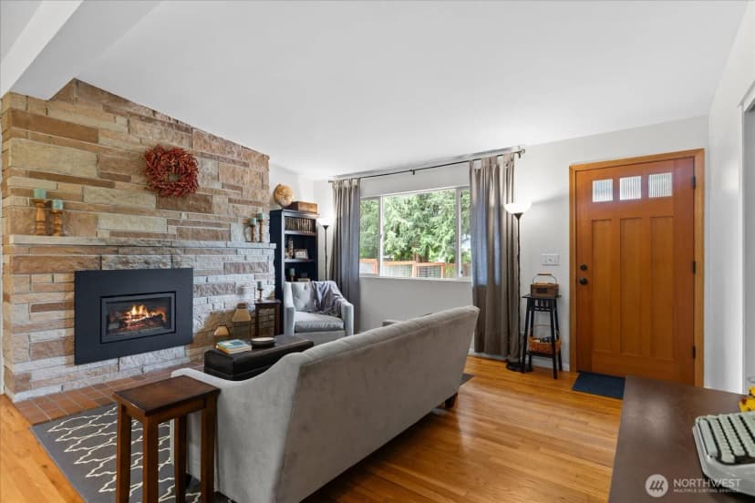 Property photo for 19405 58th Avenue Ne, Kenmore photo 11