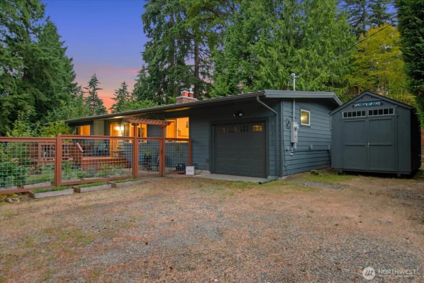 Property photo for 19405 58th Avenue Ne, Kenmore photo 9