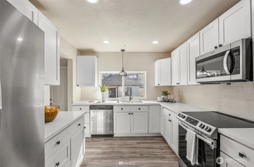 Property photo for 328 Meadow N, Renton photo 8