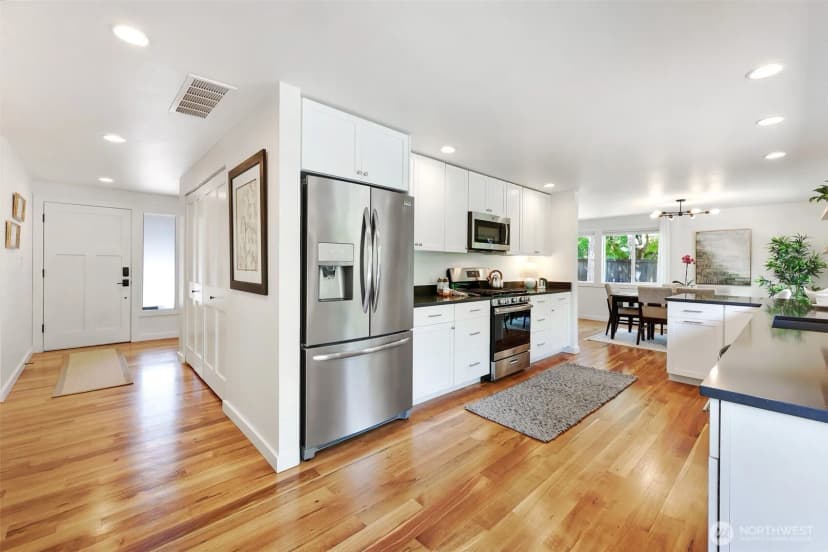 Property photo for 1527 Ne 123rd Street, Seattle photo 6