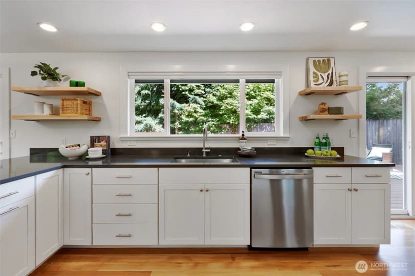 Property photo for 1527 Ne 123rd Street, Seattle photo 13