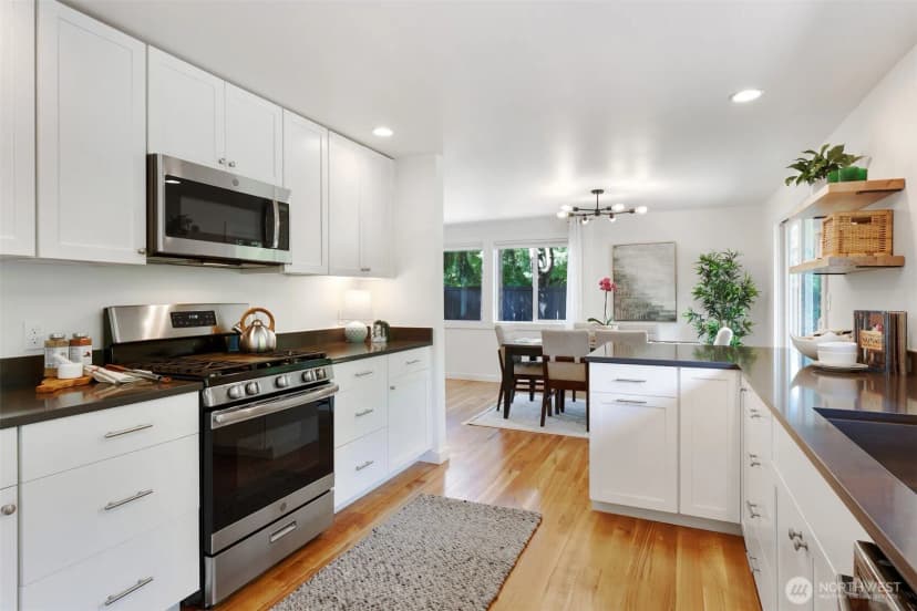 Property photo for 1527 Ne 123rd Street, Seattle photo 15