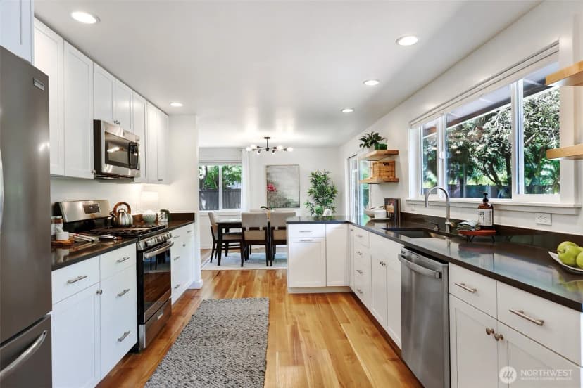 Property photo for 1527 Ne 123rd Street, Seattle photo 12