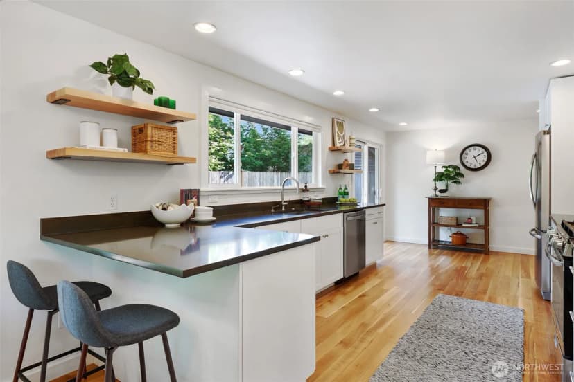 Property photo for 1527 Ne 123rd Street, Seattle photo 14