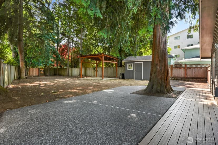 Property photo for 1527 Ne 123rd Street, Seattle photo 32