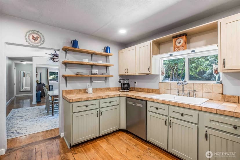 Property photo for 180 Dewatto Road W, Seabeck photo 12