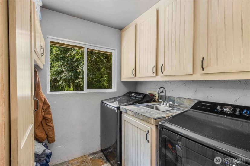Property photo for 180 Dewatto Road W, Seabeck photo 23