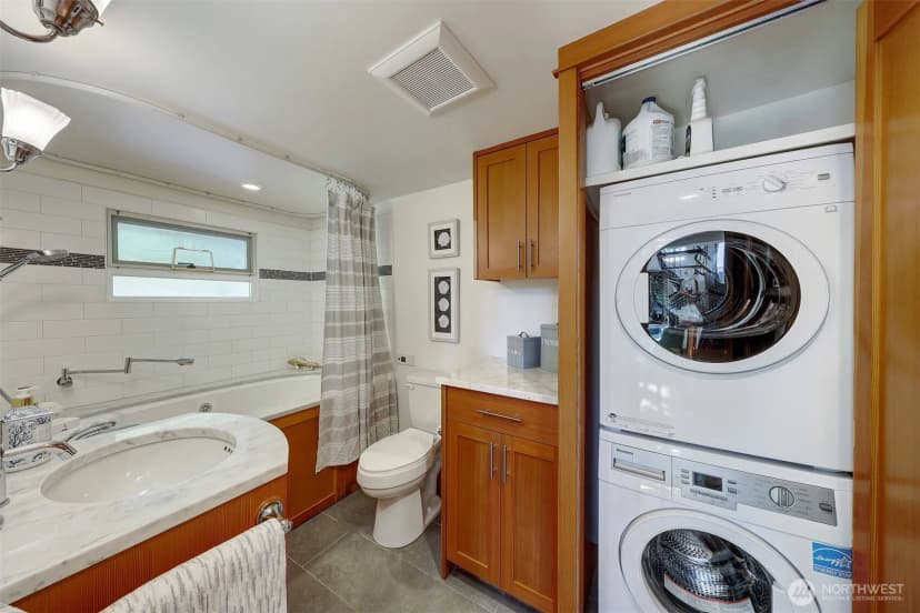 Property photo for 3110 Portage Bay Place E #b, Seattle photo 11