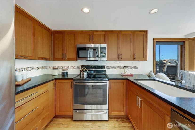 Property photo for 3110 Portage Bay Place E #b, Seattle photo 15