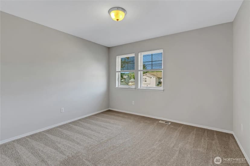 Property photo for 1401 Riddell Avenue Ne, Orting photo 19