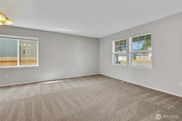 Property photo for 1401 Riddell Avenue Ne, Orting photo 4