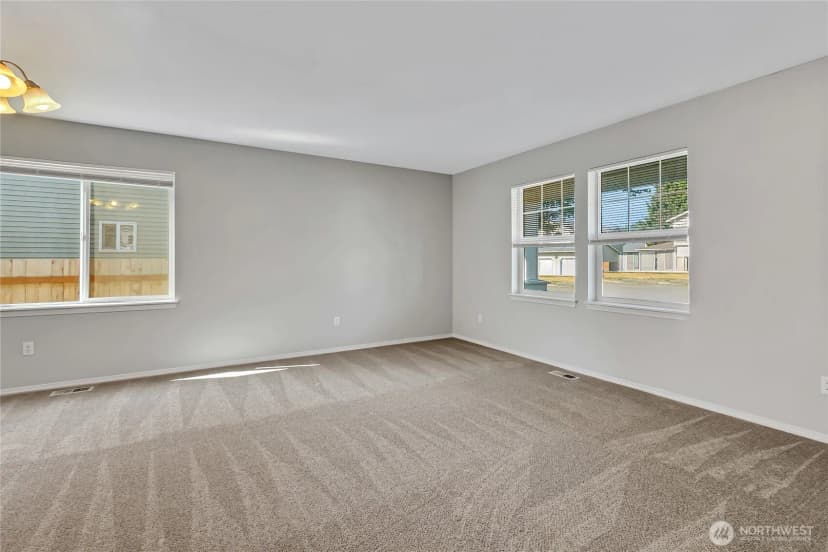 Property photo for 1401 Riddell Avenue Ne, Orting photo 4