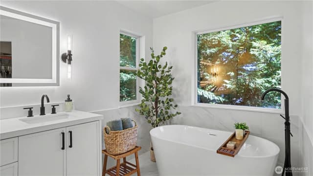 Property photo for 14719 102nd Avenue Ne, Bothell photo 3
