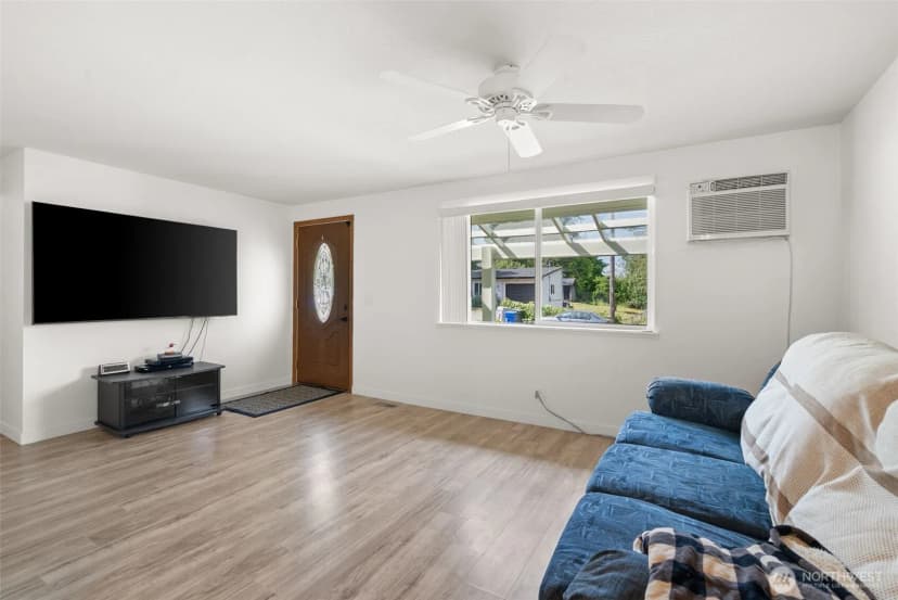 Property photo for 11833 Se 272nd Place, Kent photo 4