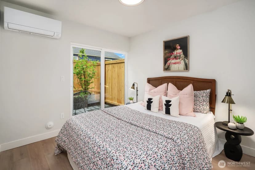 Property photo for 108 29th Avenue E, Seattle photo 12