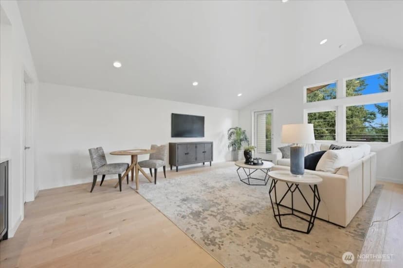 Property photo for 13047 39th Avenue Ne #a, Seattle photo 13