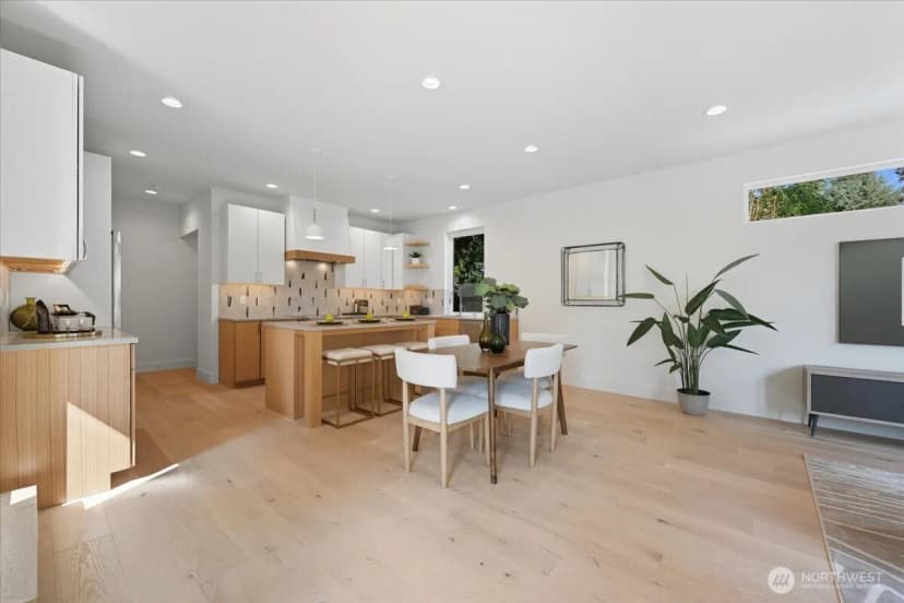 Property photo for 13047 39th Avenue Ne #a, Seattle photo 3