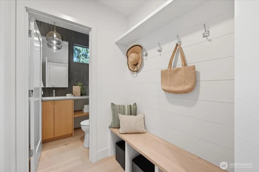 Property photo for 13047 39th Avenue Ne #a, Seattle photo 7