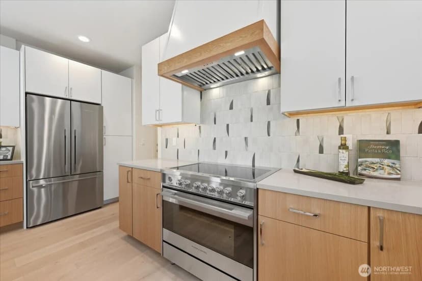 Property photo for 13047 39th Avenue Ne #a, Seattle photo 5