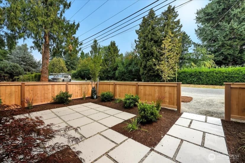 Property photo for 13047 39th Avenue Ne #a, Seattle photo 21