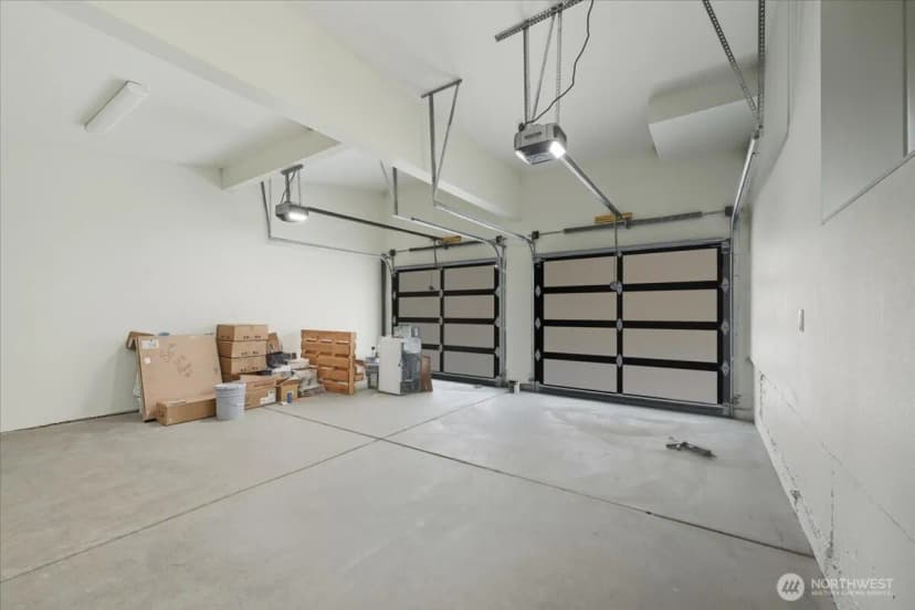 Property photo for 13047 39th Avenue Ne #a, Seattle photo 22