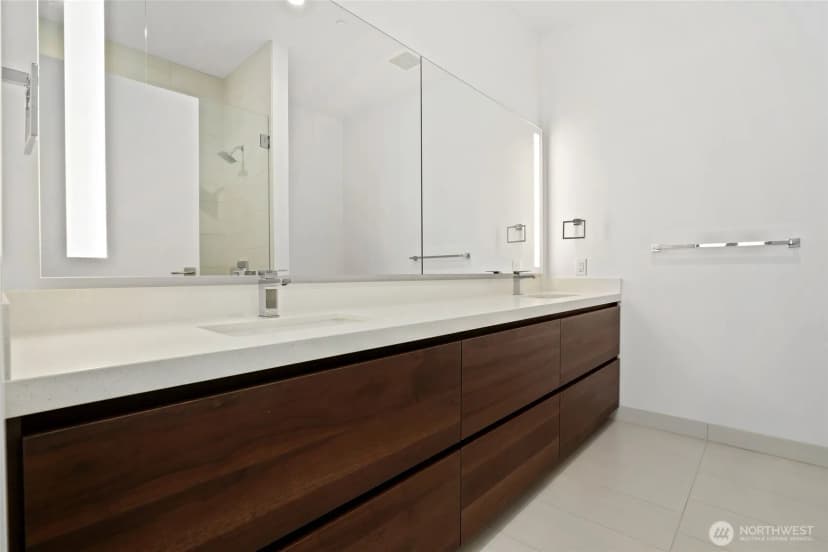 Property photo for 188 Bellevue Way Ne #2102, Bellevue photo 23